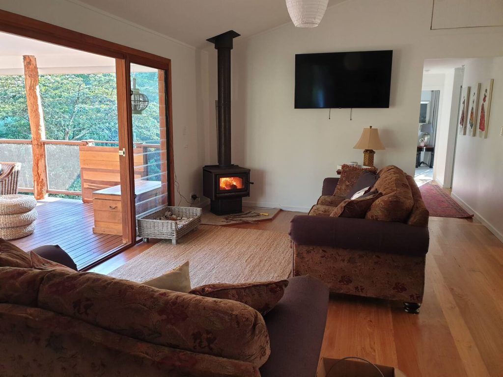 The Country Snug